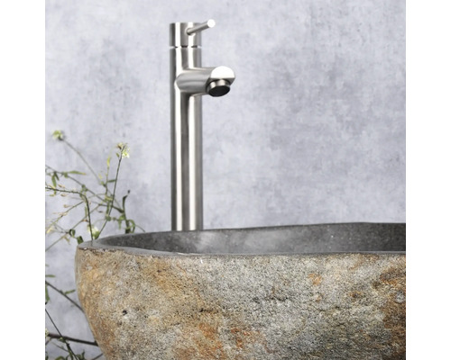 Umyvadlo z přírodního kamene s baterií