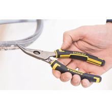 Jehlové kleště zahnuté Stanley Fatmax v akci