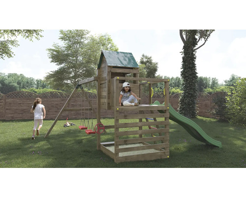 Dětské hřiště na zahradě s houpačkou, skluzavkou a pískovištěm