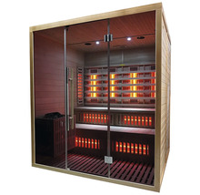 Infračervená sauna se skleněnou přední stěnou a dřevěným obkladem