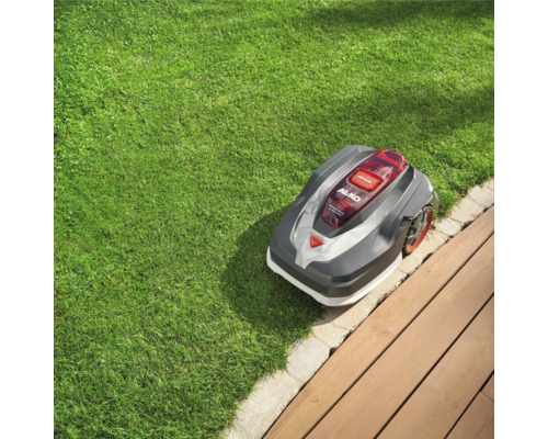 Robotická sekačka AL-KO na trávníku