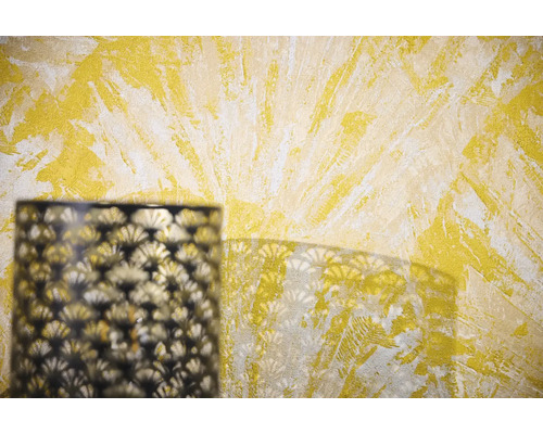 Nástěnná dekorace s dekorativní malířskou technikou a stínidlem lampy