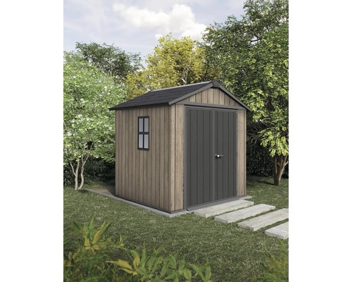 Zahradní kůlna s dvoukřídlými dveřmi, oknem a sedlovou střechou na zahradě