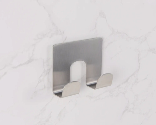 Kovový nástěnný držák se dvěma háčky