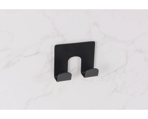 Černý držák pro montáž na stěnu