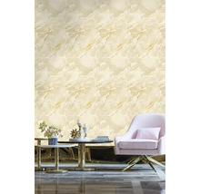 Design stěn s čtvercovými dlaždicemi se vzhledem mramoru v obývacím pokoji