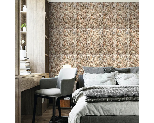 Ložnice s obkladem stěn ve vzhledu kamene, postelí a psacím stolem