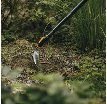 Zahradní motyka pro zpracování půdy a odstraňování plevele