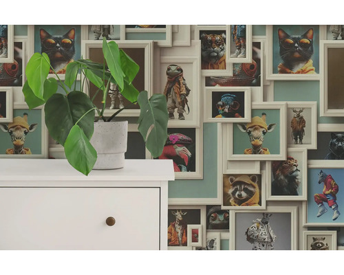 Dekorativní tapeta se zvířecími motivy v rámech obrazů