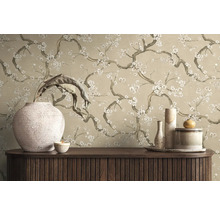 Dekorativní tapeta s květinovým vzorem a stylovým interiérem