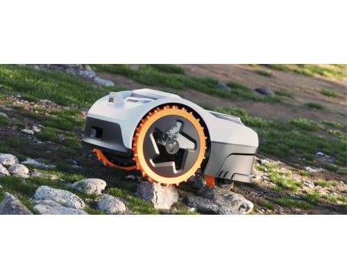 Robotická sekačka na nerovném terénu s kameny