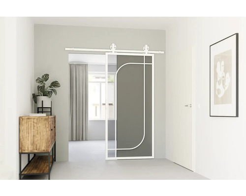 Interiér s posuvnými dveřmi z kovu a skla v moderním designu