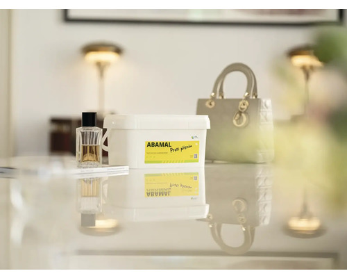 Kbelík barvy Abamal proti plísním na stole