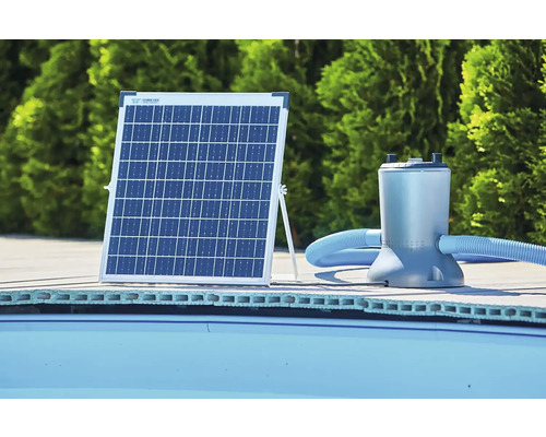 Solární panel a filtrační čerpadlo pro bazén