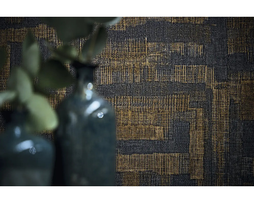 Detail strukturované tapety s vodorovnými a svislými liniemi