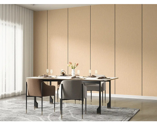 Jídelna s jídelním stolem, židlemi a nástěnnými panely