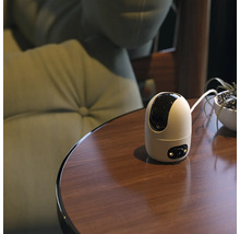 Bezpečnostní kamera na stole