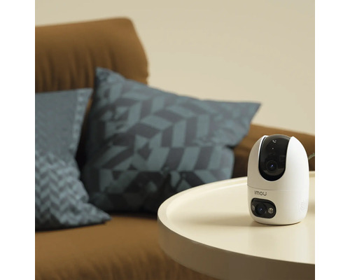 Bezpečnostní kamera na stole