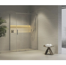 Sprchový kout se skleněnou stěnou ve světlé koupelně