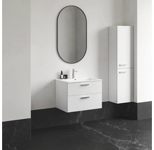 Koupelna s umyvadlovou skříňkou, zrcadlovou skříňkou a zrcadlem