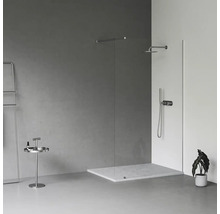 Ukázka koupelny se sprchou, topným žebříkem a odkládacím stolkem