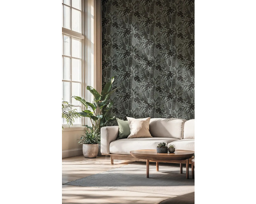 Obývací pokoj s pohovkou, konferenčním stolkem a botanickou tapetou