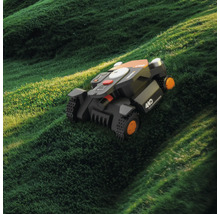 Robotická sekačka na trávníku