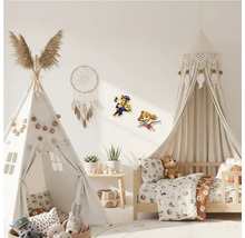 Dětský pokoj s týpí stanem, nebesy a samolepkami na zeď Tlapková patrola