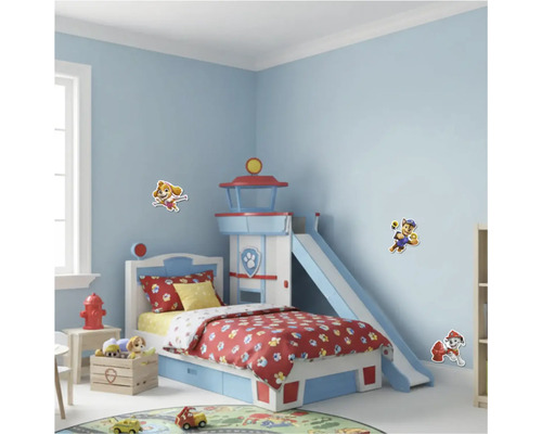 Dětský pokoj s postelí Tlapková patrola a samolepkami na zeď