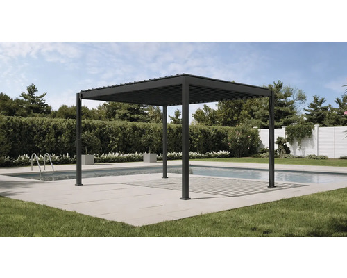 Čtvercová pergola na terase vedle bazénu