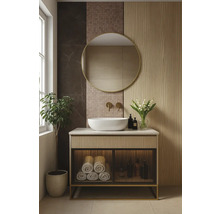 Moderní koupelna s umyvadlem, zrcadlem a dekorativními prvky pro stylové prostředí.