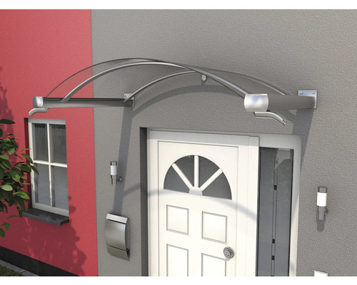 Skleněný baldachýn nad vchodovými dveřmi