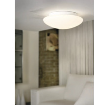 Stropní svítidlo v obývacím pokoji