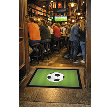 Rohožka s fotbalovým motivem před barem