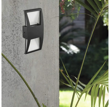 Moderní venkovní nástěnné svítidlo z kovu pro osvětlení fasády