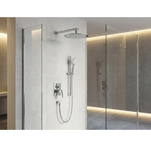 Sprcha s dešťovou sprchou, ruční sprchou, sprchovou baterií a sprchovou zástěnou