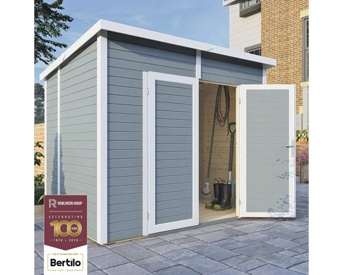 Dřevěná zahradní kůlna s dvoukřídlými dveřmi a nářadím uvnitř