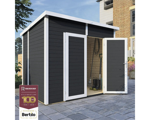 Zahradní domek s otevřenými dvoukřídlými dveřmi pro uskladnění zahradního nářadí