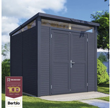 Dřevěná zahradní skříň s dvoukřídlými dveřmi na trávníku