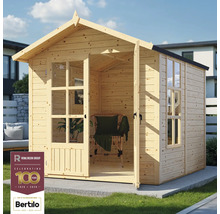 Dřevěný zahradní domek s otevřenými dveřmi a okny