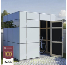 Moderní kůlna na nářadí s otevřenými dveřmi a jízdním kolem uvnitř