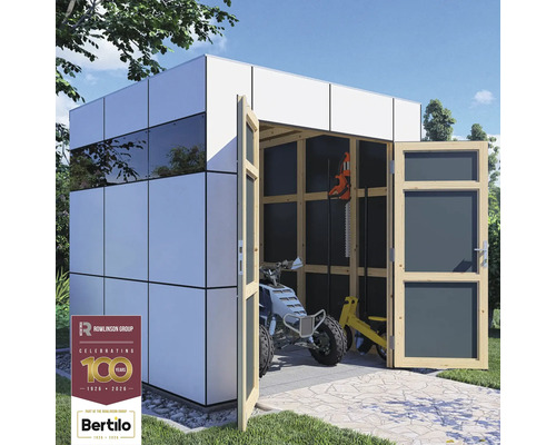 Moderní zahradní domek s otevřenými dřevěnými dveřmi, interiér s čtyřkolkou a zahradním nářadím, Rowlinson Group Logo