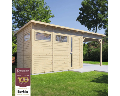 Dřevěný zahradní domek s okny a přístřeškem