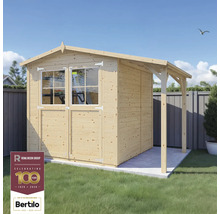 Dřevěný zahradní domek s dvoukřídlými dveřmi a výhledem z okna