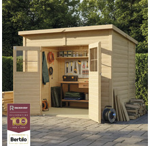 Dřevěný zahradní domek s policemi a nářadím