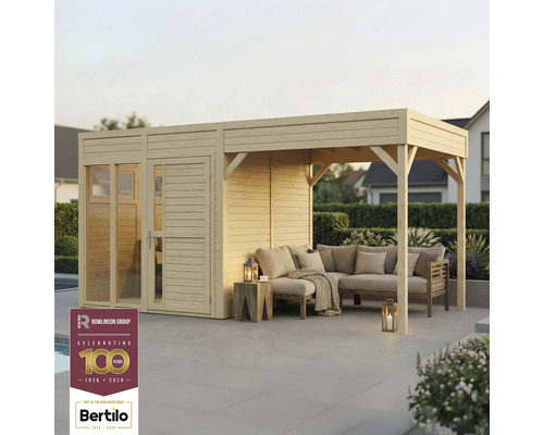 Zahradní pokoj s posezením a dřevěnou kůlnou na nářadí