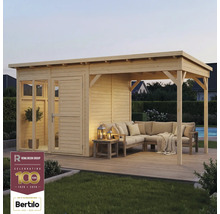 Dřevěný zahradní domek se zastřešenou terasou a posezením