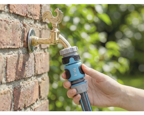 Připojení zahradní hadice k vodovodnímu kohoutku s připojovacím kusem