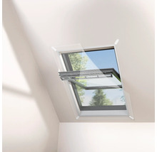 Střešní okno se sítí proti hmyzu