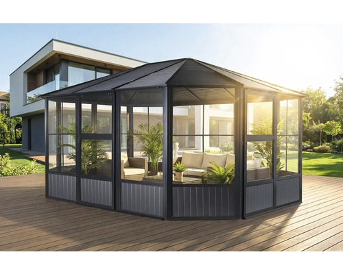 Zahradní pavilon s prosklenými posuvnými dveřmi a nábytkem na dřevěné terase